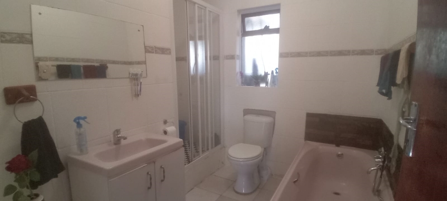 2 Bedroom Property for Sale in Heather Park Western Cape